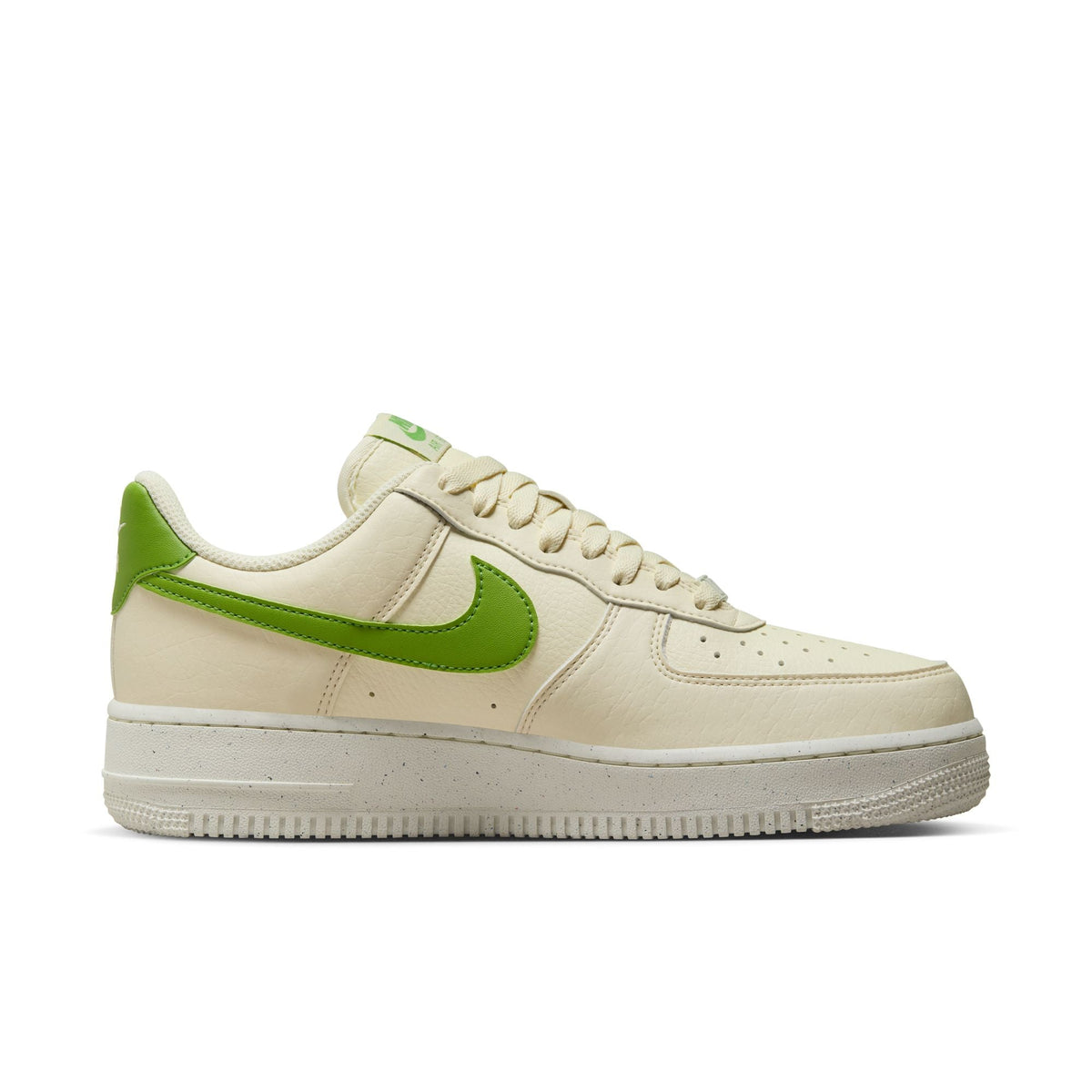 Womens Nike Air Force 1 07 Next Nature Coconut/Green