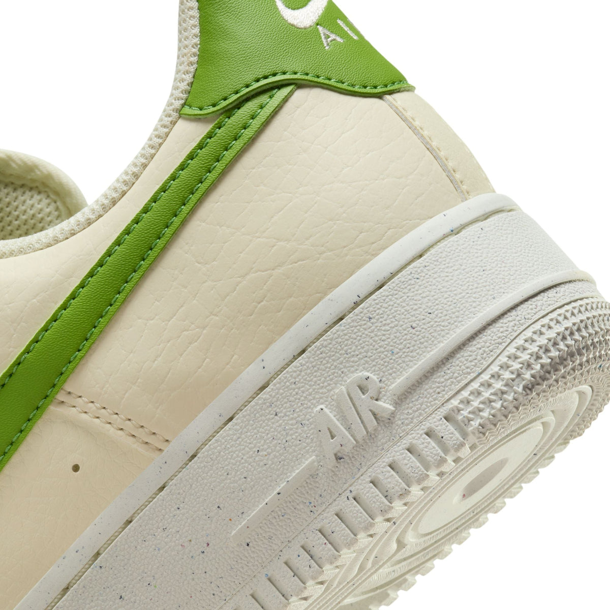 Womens Nike Air Force 1 07 Next Nature Coconut/Green