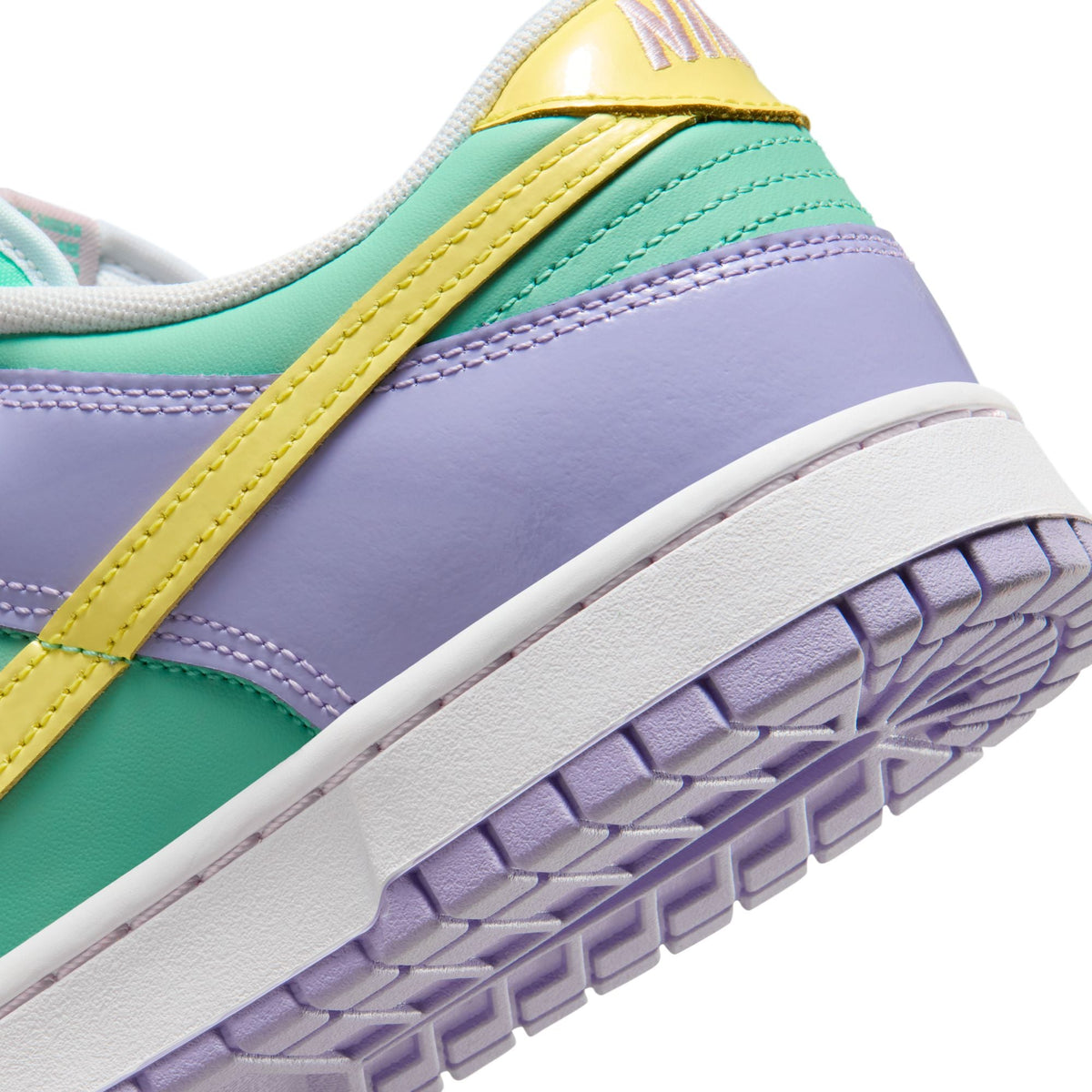 Nike Dunk Low Retro Easter