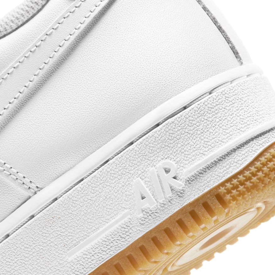 Mens Nike Air Force 1 07 White Gum Light Brown